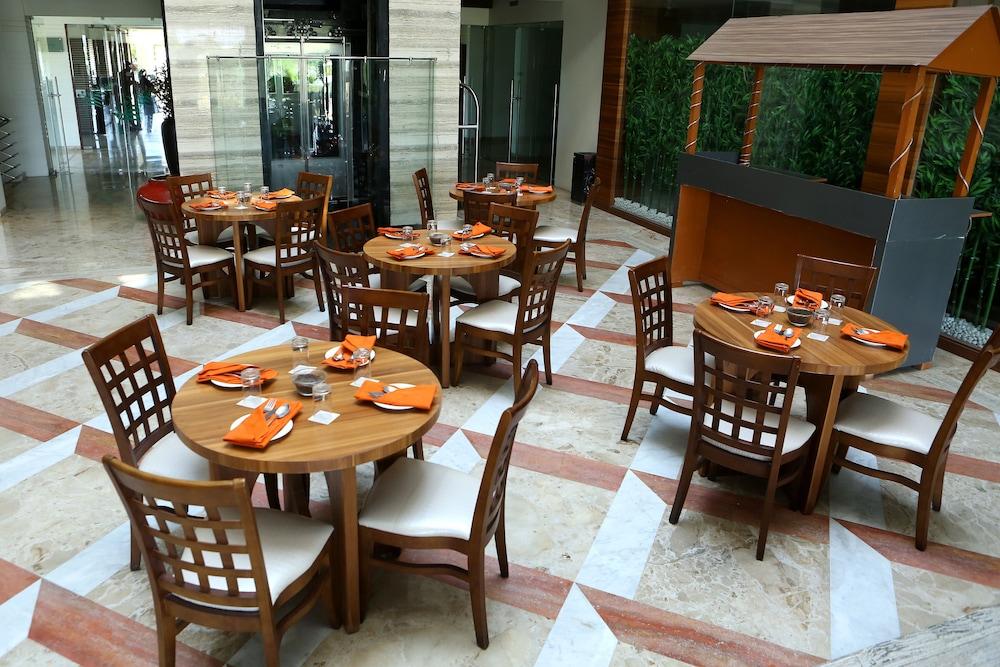 Hotel The Fern Residency Mundra Exterior foto